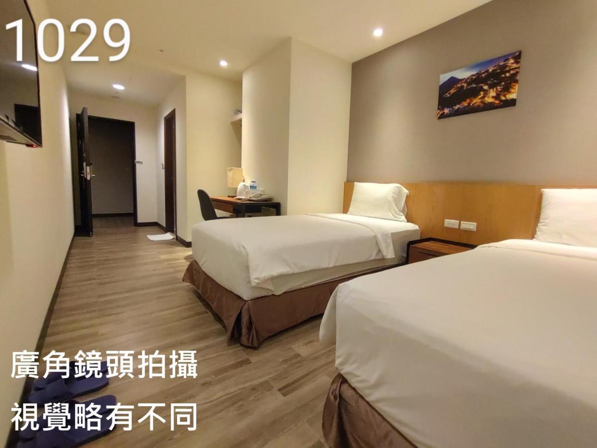 Honest & Warm Hotel Taoyuan Exteriör bild
