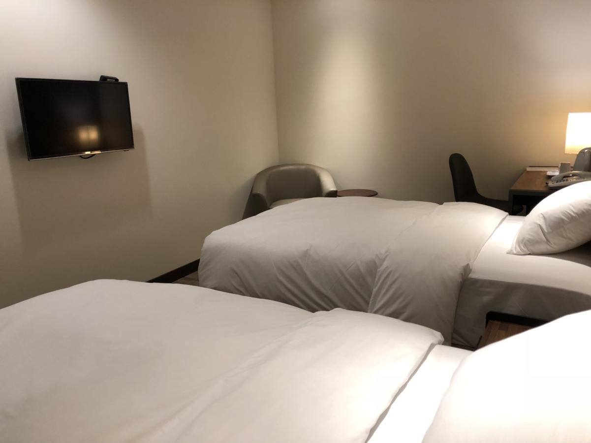 Honest & Warm Hotel Taoyuan Exteriör bild