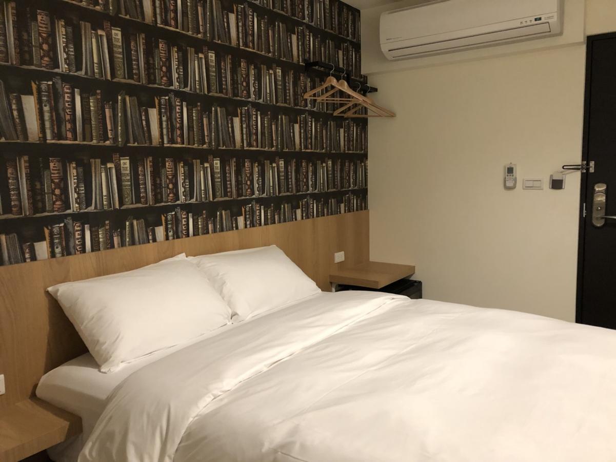 Honest & Warm Hotel Taoyuan Exteriör bild