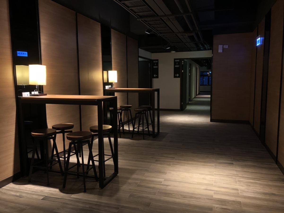 Honest & Warm Hotel Taoyuan Exteriör bild